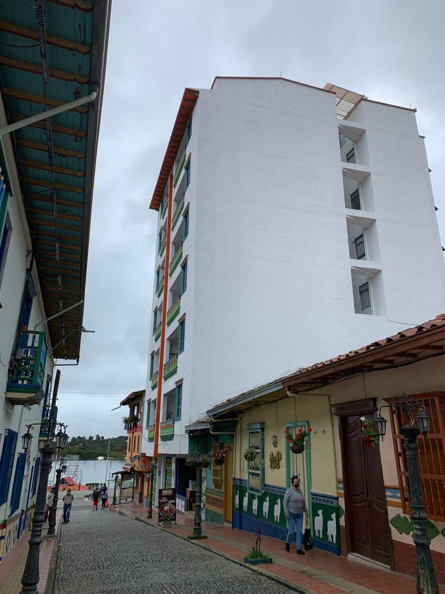 Apartamentos San Jose Vistal Al Lago, Cerca Del Parque. Guatape. Exterior foto